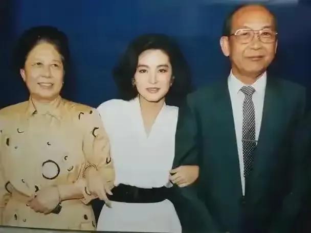 林青霞电影台词_林青霞的经典角色与难忘瞬间_林青霞难忘的一天