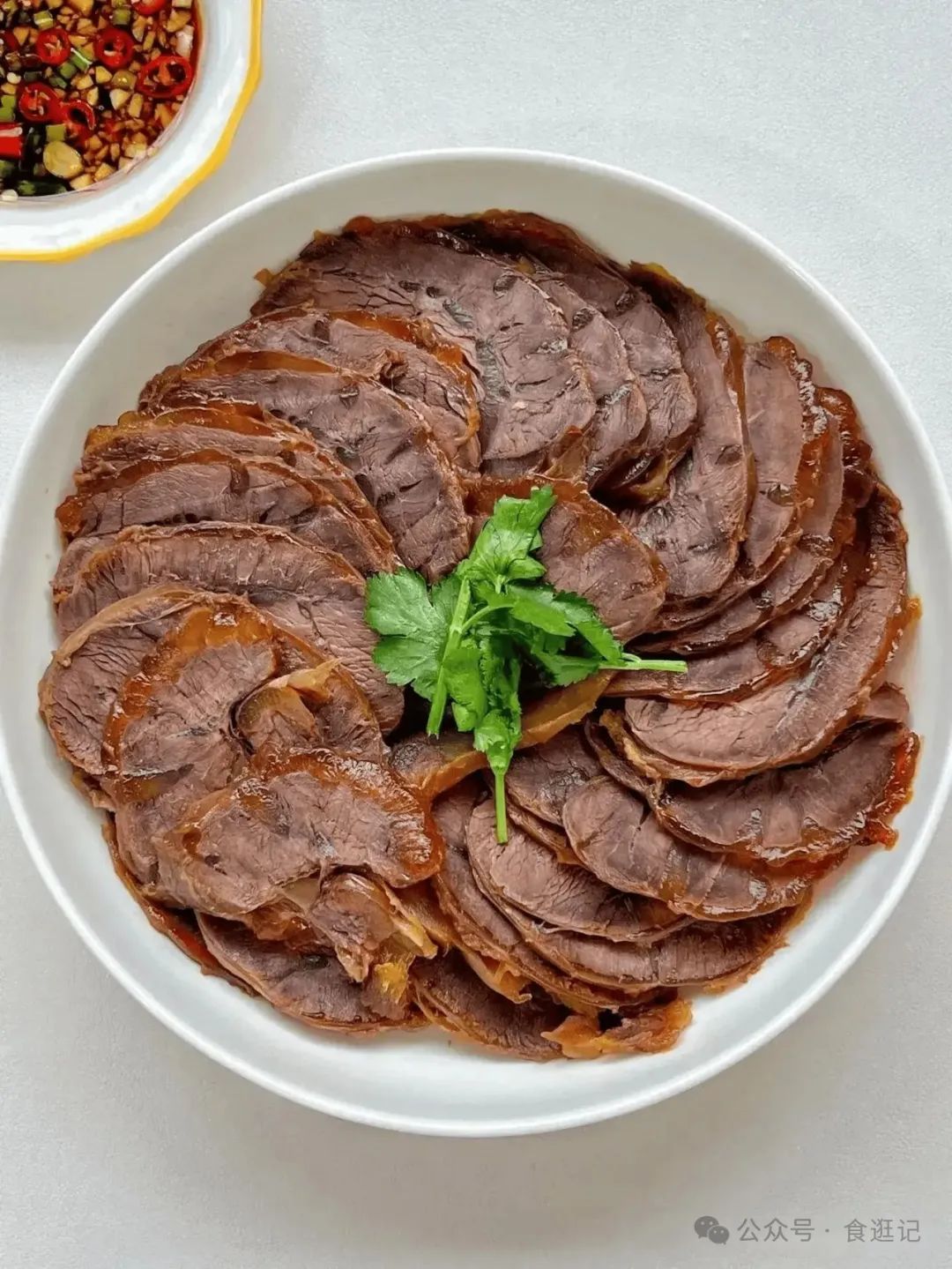 胖东来生鲜管理制度视频_胖东来鲜味厨房_胖东来如何确保食品新鲜与健康？