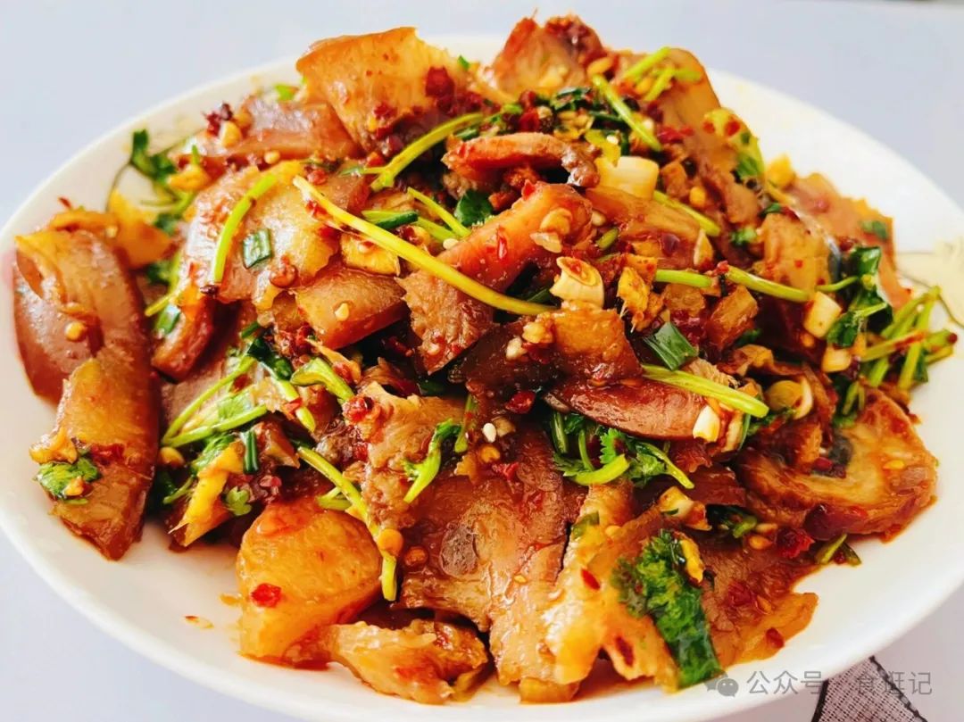 胖东来生鲜管理制度视频_胖东来鲜味厨房_胖东来如何确保食品新鲜与健康？