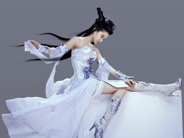 刘亦菲：从小花到女神的蜕变_小花蜕变女神刘亦菲到第几集了_小刘亦菲跳舞