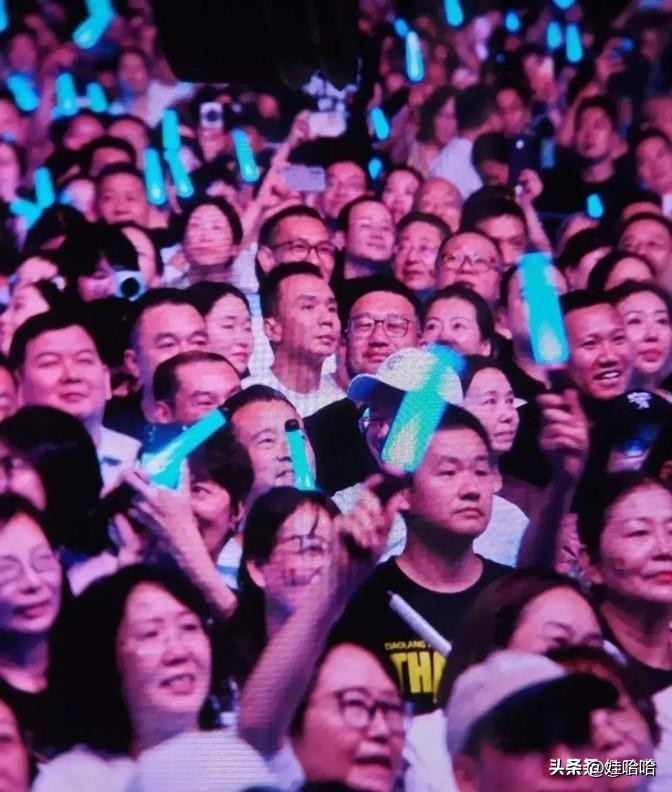 周杰伦在音乐节的精彩表现，震撼全场_周杰伦超级震撼_周杰伦精彩音乐汇